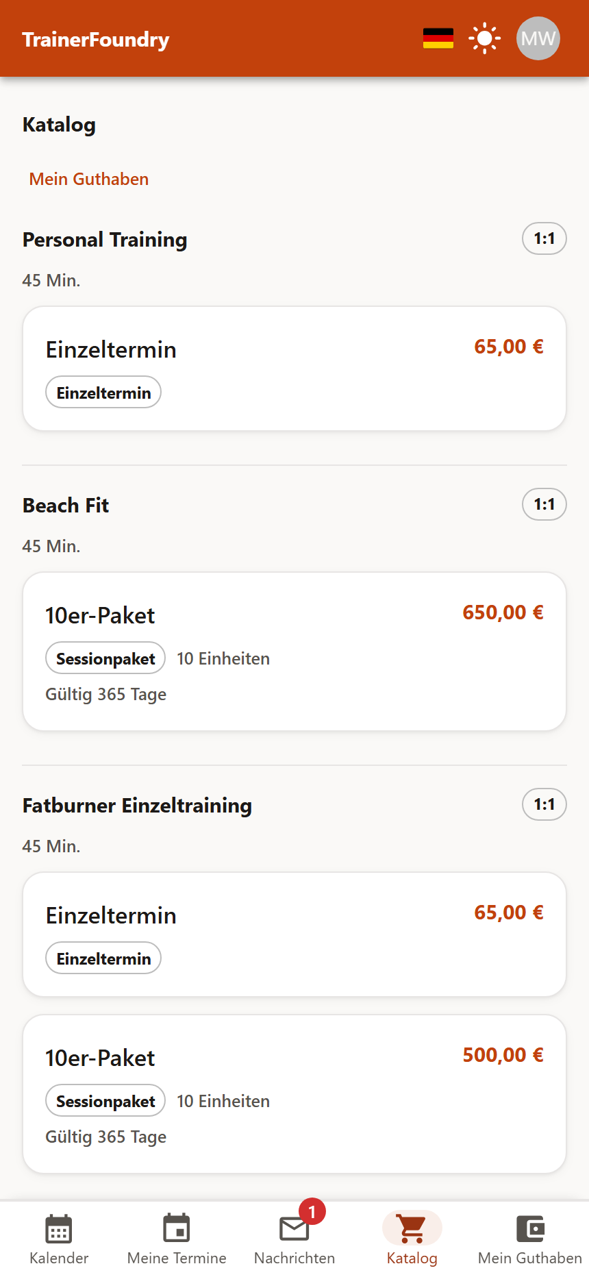 Der Reiter „Katalog“ mit den Trainingsarten Personal Training, Beach Fit und Fatburner Einzeltraining, je Angebot eine Karte mit Art (Einzeltermin oder Sessionpaket), Preis, Anzahl der Einheiten und Gültigkeitsdauer.