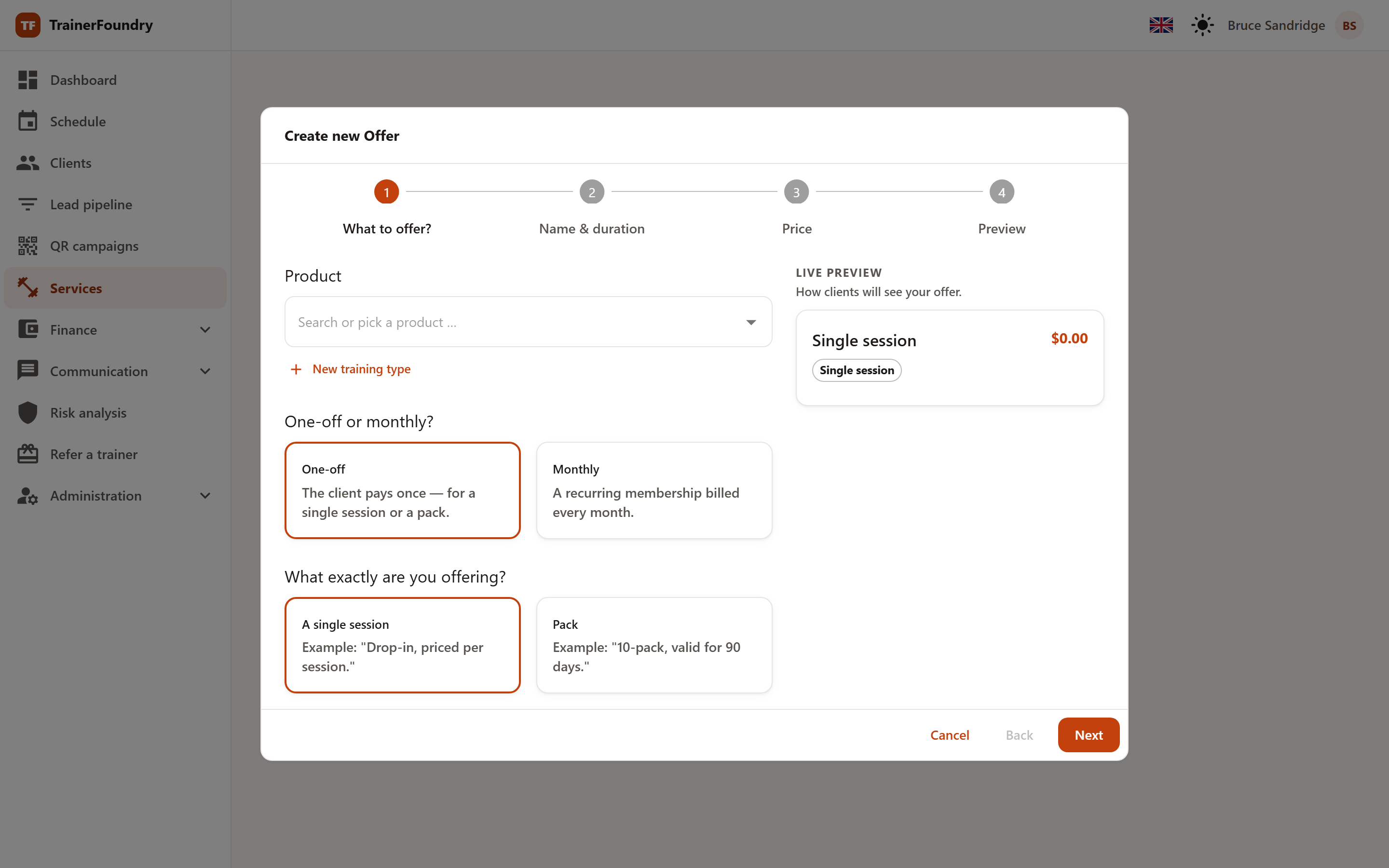 The offer wizard in TrainerFoundry with the offer-variant selector and the live preview.